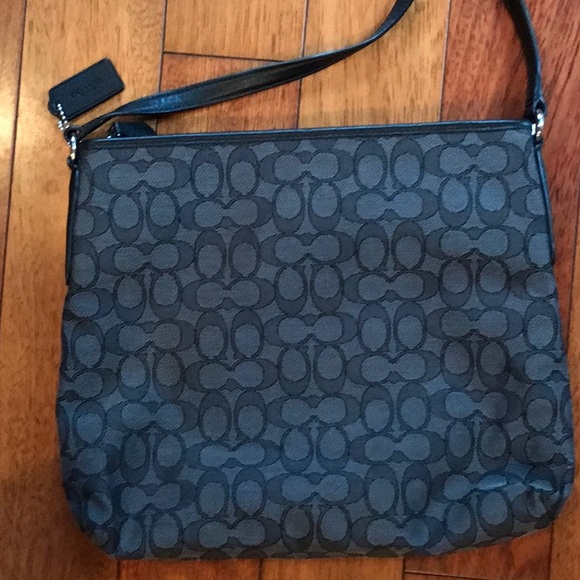 Coach crossbody - Picture 2 of 7